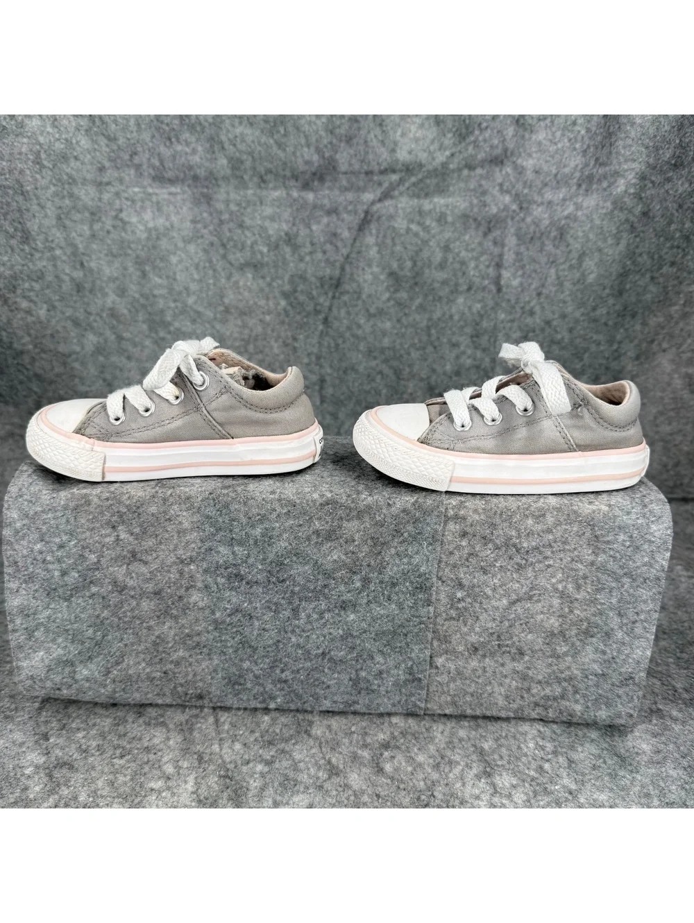 Converse Chuck Taylor All Star Sneakers Shoes Gray Pink Toddler Girl Size 5 655